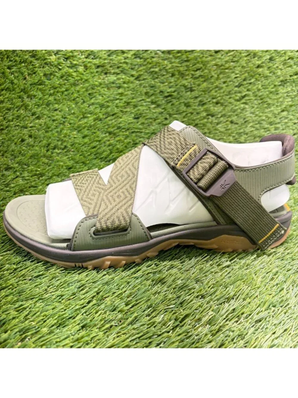 Kuru Current Mens Size 11 Olive Green Gum Beach Walking Outdoor Strappy Sandals